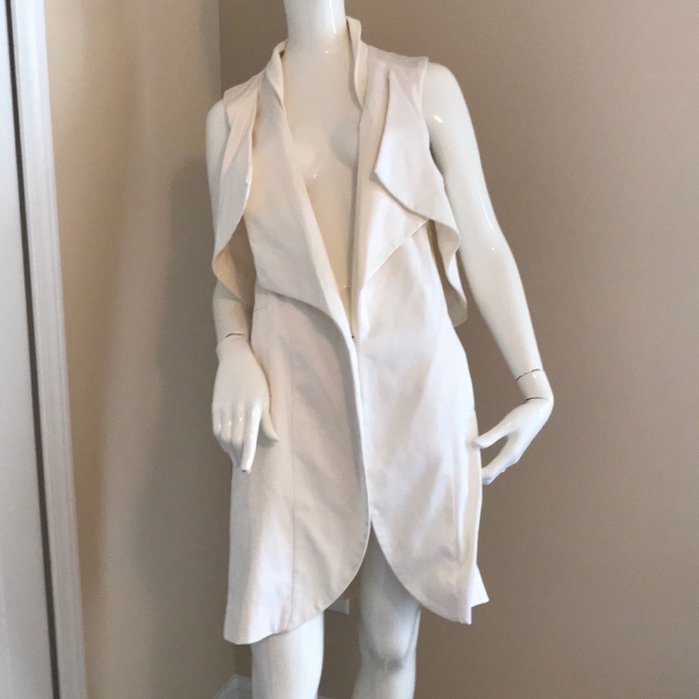 Bebe long ivory vest XS